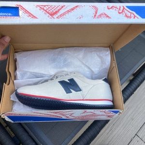 New Balance women’s running classic shoes size 7 w80gr